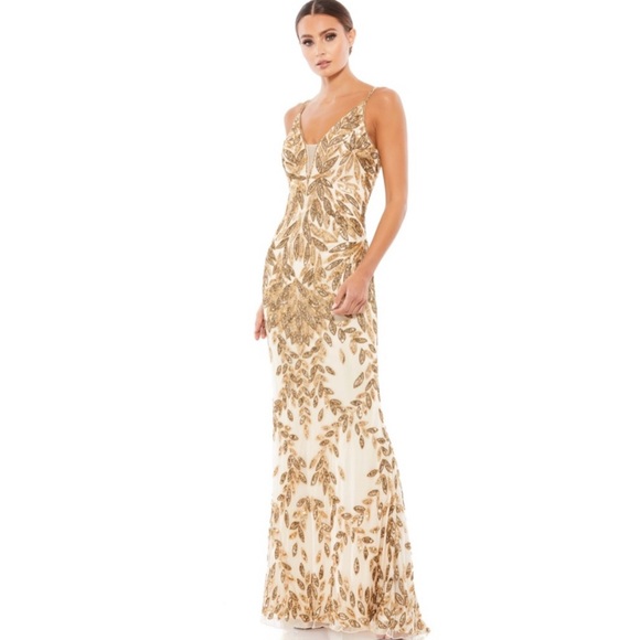 MAC DUGGAL Sequin Leaf Plunging Sheath Gown